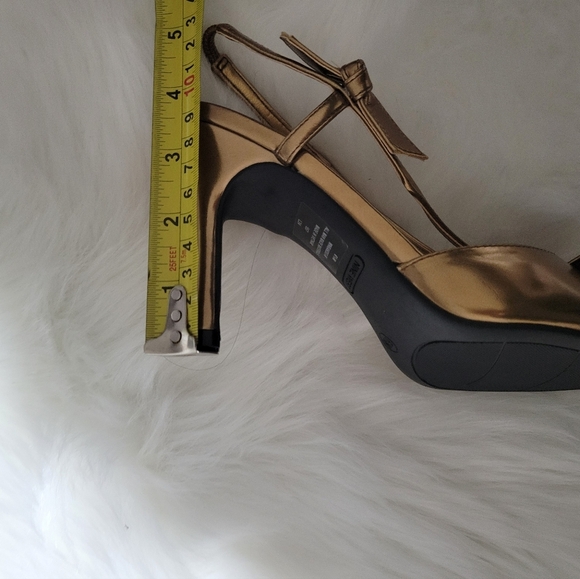 Nine West Gold Women's Shoes - Picture 10 of 10